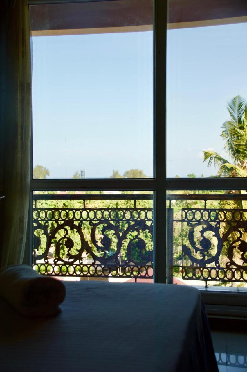 ダル・エス・サラーム Pearl At Oyster Bay Bed & Breakfast エクステリア 写真